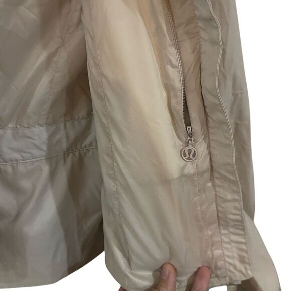 Lululemon Out and About Peplum water repellent cream Jacket Ecru size 4 with hoo - Picture 6 of 11